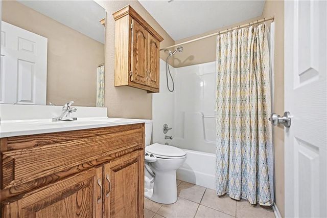 1842 White Tail Lane, Liberty, MO 64068