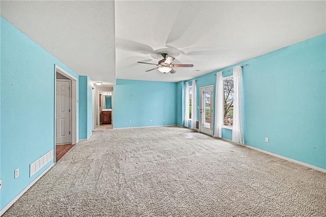 1842 White Tail Lane, Liberty, MO 64068