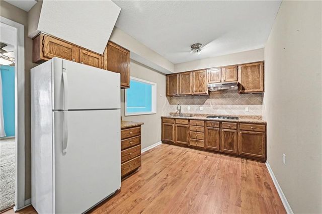 1842 White Tail Lane, Liberty, MO 64068