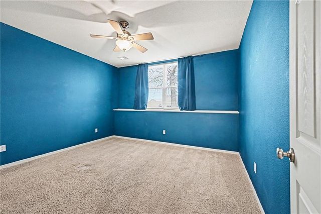 1842 White Tail Lane, Liberty, MO 64068