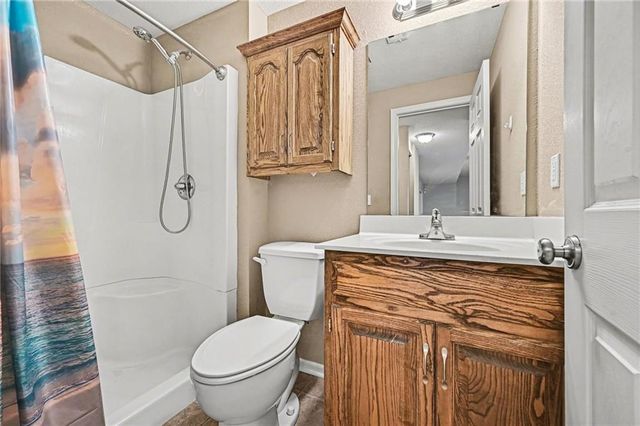 1842 White Tail Lane, Liberty, MO 64068