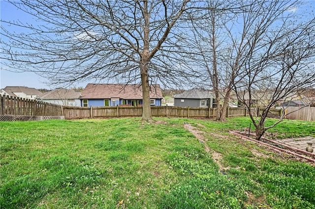 1842 White Tail Lane, Liberty, MO 64068