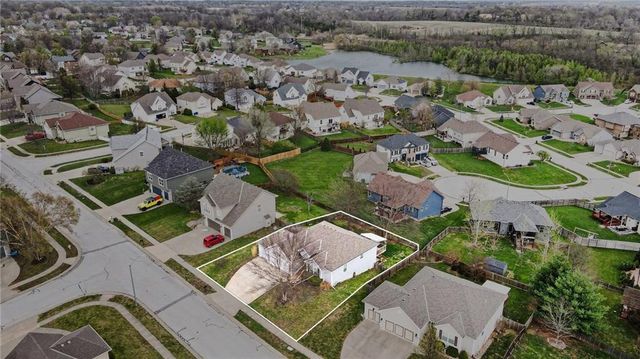 1842 White Tail Lane, Liberty, MO 64068