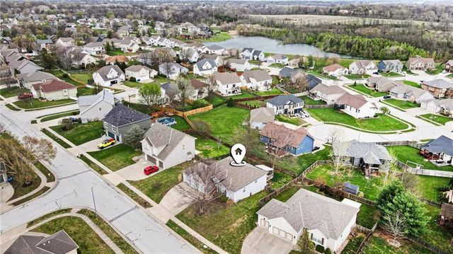 1842 White Tail Lane, Liberty, MO 64068