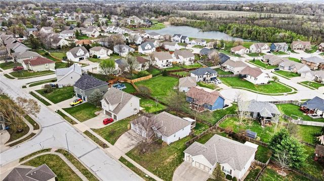 1842 White Tail Lane, Liberty, MO 64068