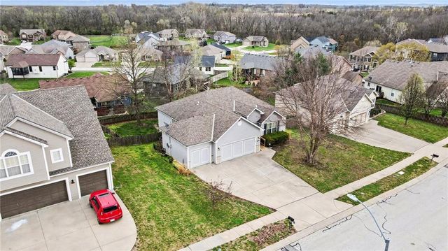 1842 White Tail Lane, Liberty, MO 64068