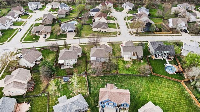 1842 White Tail Lane, Liberty, MO 64068