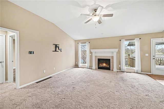 1842 White Tail Lane, Liberty, MO 64068