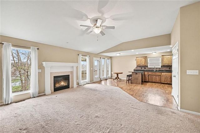 1842 White Tail Lane, Liberty, MO 64068