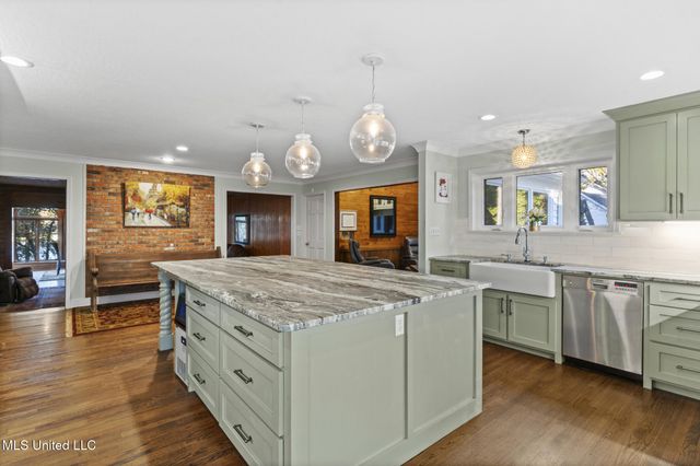 36 Shady Lane, Hattiesburg, MS 39402