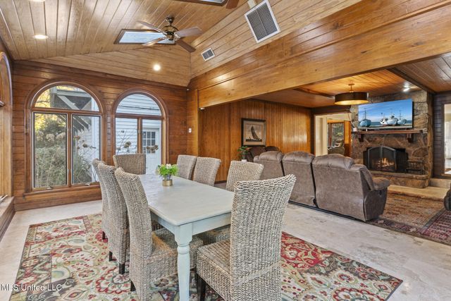 36 Shady Lane, Hattiesburg, MS 39402