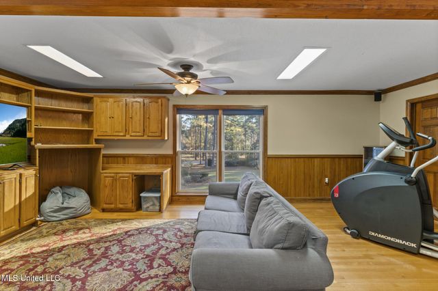 36 Shady Lane, Hattiesburg, MS 39402