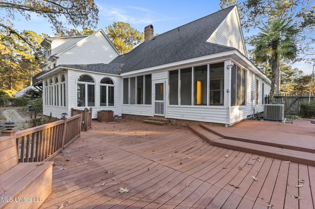 36 Shady Lane, Hattiesburg, MS 39402