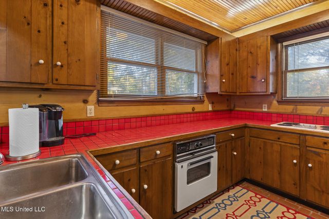 36 Shady Lane, Hattiesburg, MS 39402