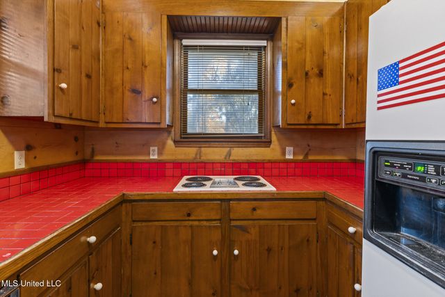 36 Shady Lane, Hattiesburg, MS 39402