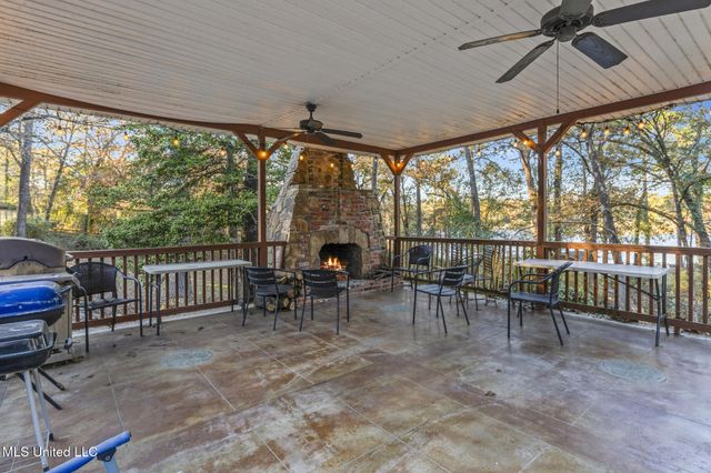 36 Shady Lane, Hattiesburg, MS 39402