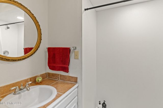 36 Shady Lane, Hattiesburg, MS 39402