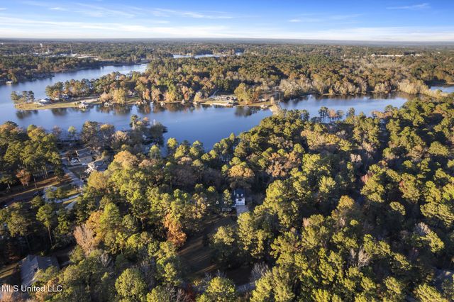 36 Shady Lane, Hattiesburg, MS 39402