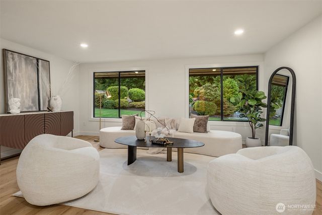 1659 215th Place SE, Sammamish, WA 98075