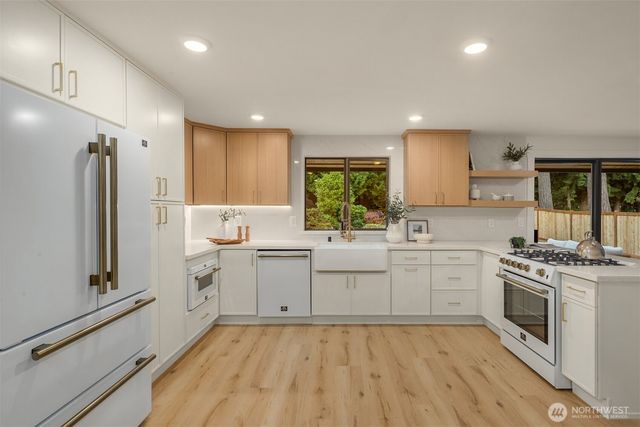 1659 215th Place SE, Sammamish, WA 98075