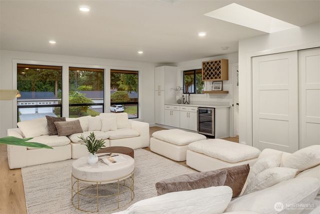 1659 215th Place SE, Sammamish, WA 98075