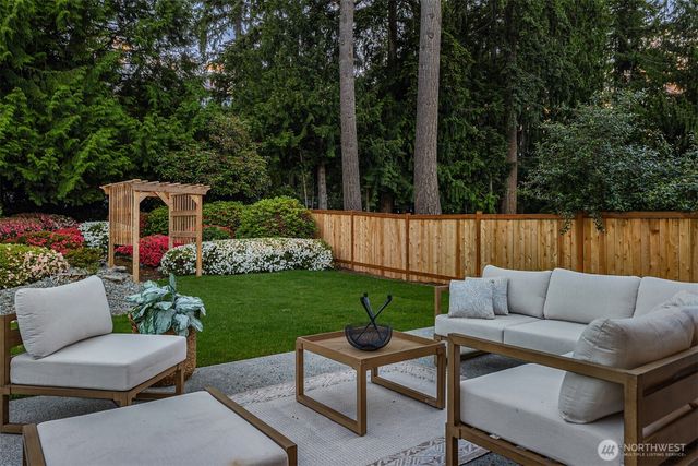 1659 215th Place SE, Sammamish, WA 98075