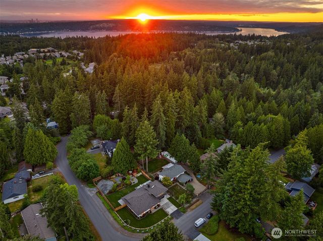 1659 215th Place SE, Sammamish, WA 98075