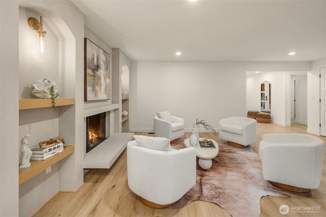 1659 215th Place SE, Sammamish, WA 98075