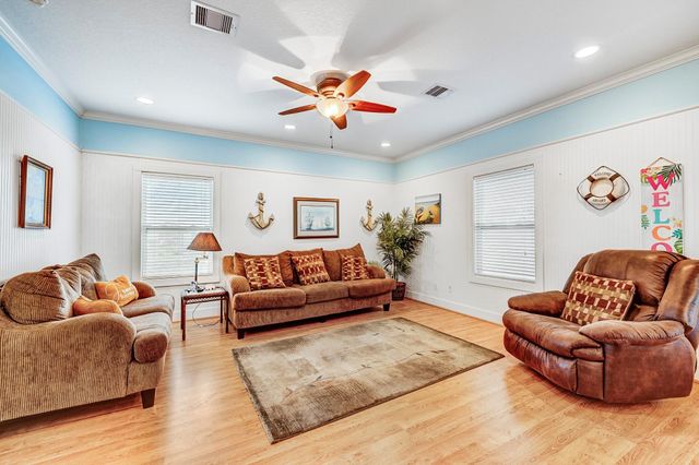 935 Clara Street, Crystal Beach, TX 77650