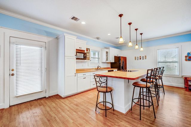 935 Clara Street, Crystal Beach, TX 77650