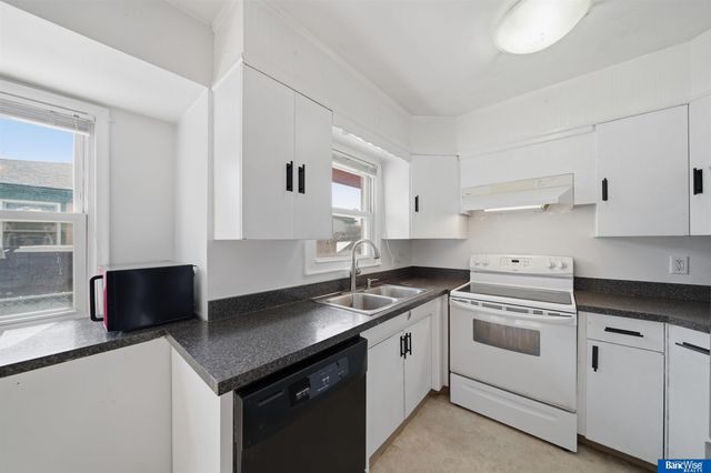 3615 S 15 Street, Lincoln, NE 68502