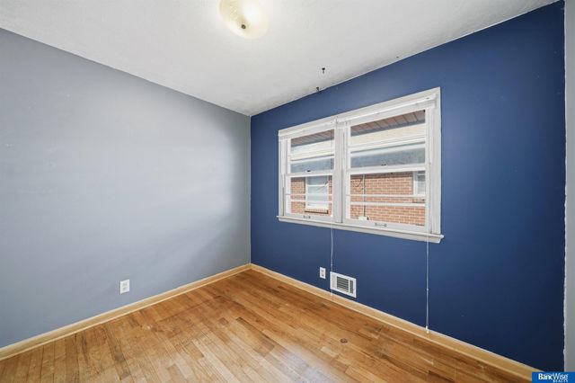 3615 S 15 Street, Lincoln, NE 68502