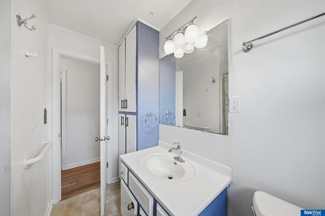 3615 S 15 Street, Lincoln, NE 68502