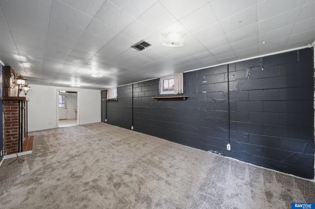 3615 S 15 Street, Lincoln, NE 68502