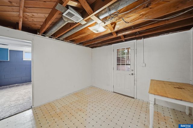 3615 S 15 Street, Lincoln, NE 68502