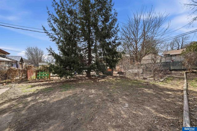 3615 S 15 Street, Lincoln, NE 68502