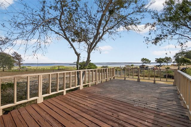 274 S Vista Dr, Sandia, TX 78383