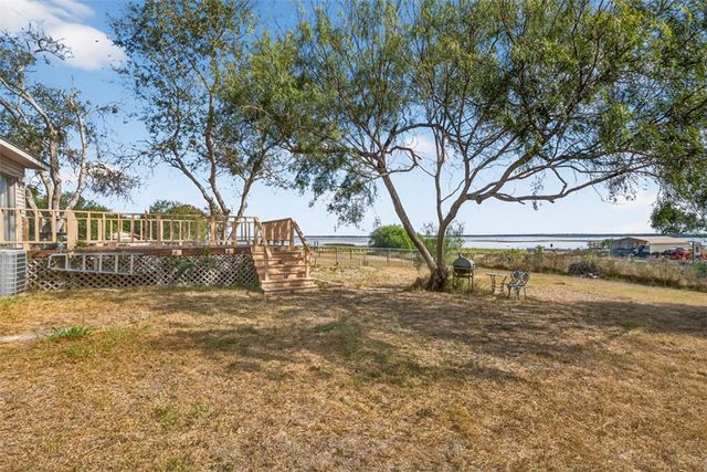 274 S Vista Dr, Sandia, TX 78383