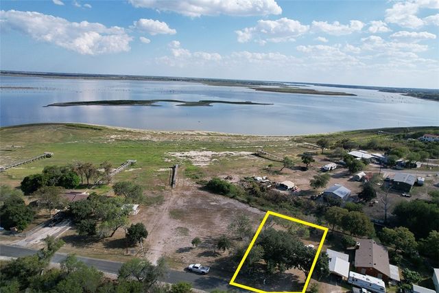 274 S Vista Dr, Sandia, TX 78383