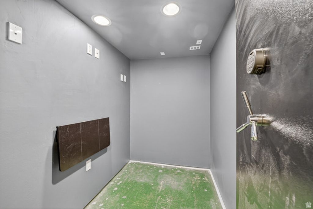 Image 29 of property listing at 2400 E 6660 S, Cottonwood Heights, UT 84121