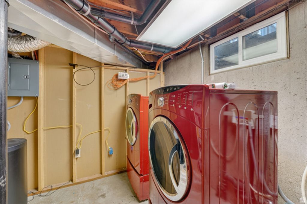 Image 34 of property listing at 2400 E 6660 S, Cottonwood Heights, UT 84121