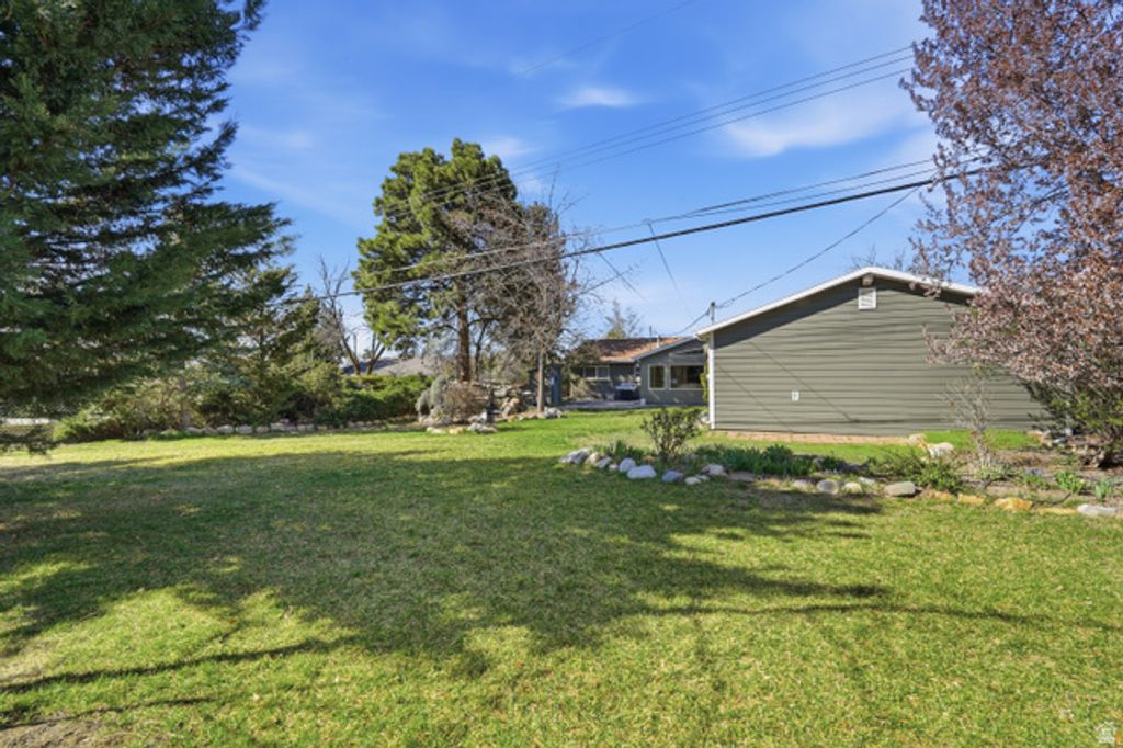 Image 42 of property listing at 2400 E 6660 S, Cottonwood Heights, UT 84121