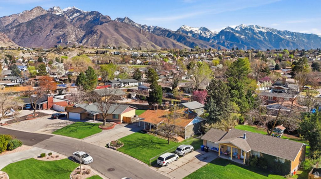 Image 43 of property listing at 2400 E 6660 S, Cottonwood Heights, UT 84121