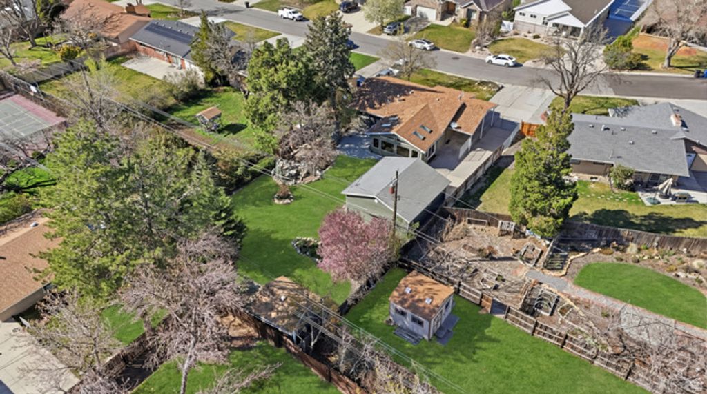 Image 44 of property listing at 2400 E 6660 S, Cottonwood Heights, UT 84121