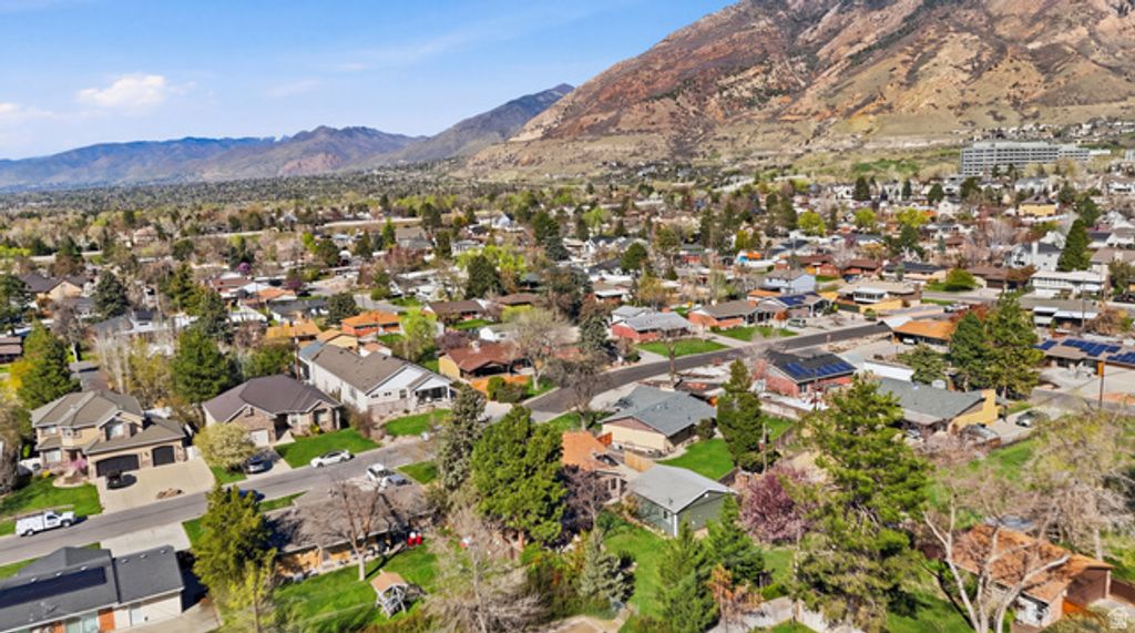 Image 45 of property listing at 2400 E 6660 S, Cottonwood Heights, UT 84121