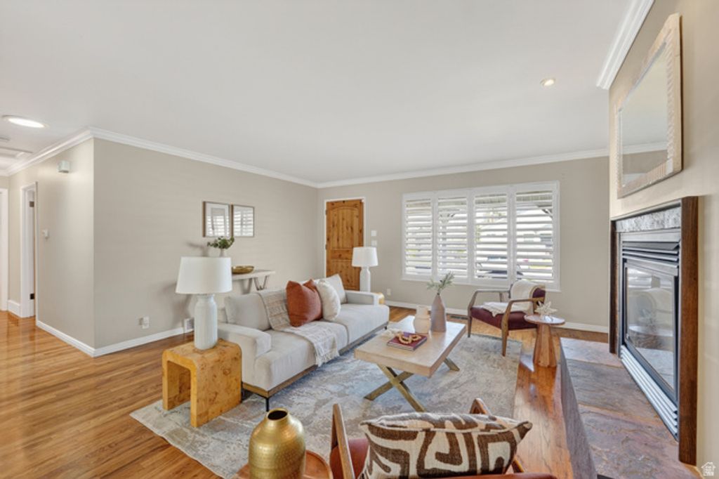 Image 10 of property listing at 2400 E 6660 S, Cottonwood Heights, UT 84121