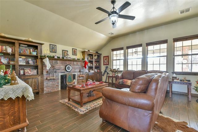 2395 County Road 1264, Blanchard, OK 73010