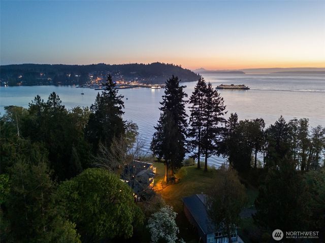 11212 NE Tiger Way, Kingston, WA 98346