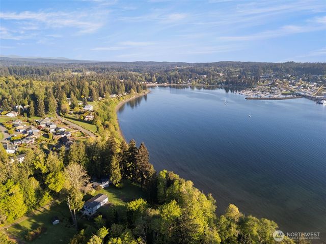 11212 NE Tiger Way, Kingston, WA 98346