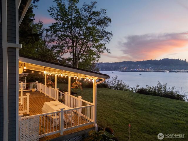 11212 NE Tiger Way, Kingston, WA 98346